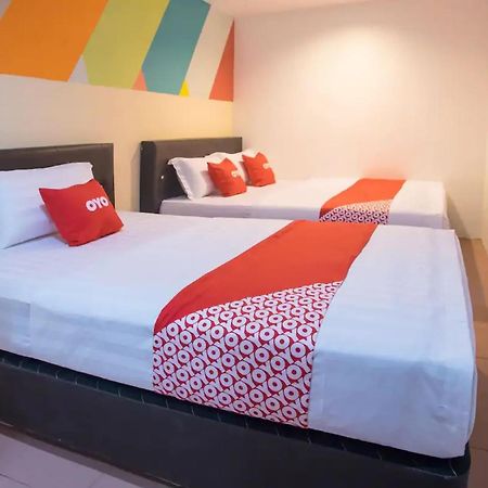 Oyo 90281 Hotel Taj Seksyen 13 Shah Alam Ngoại thất bức ảnh
