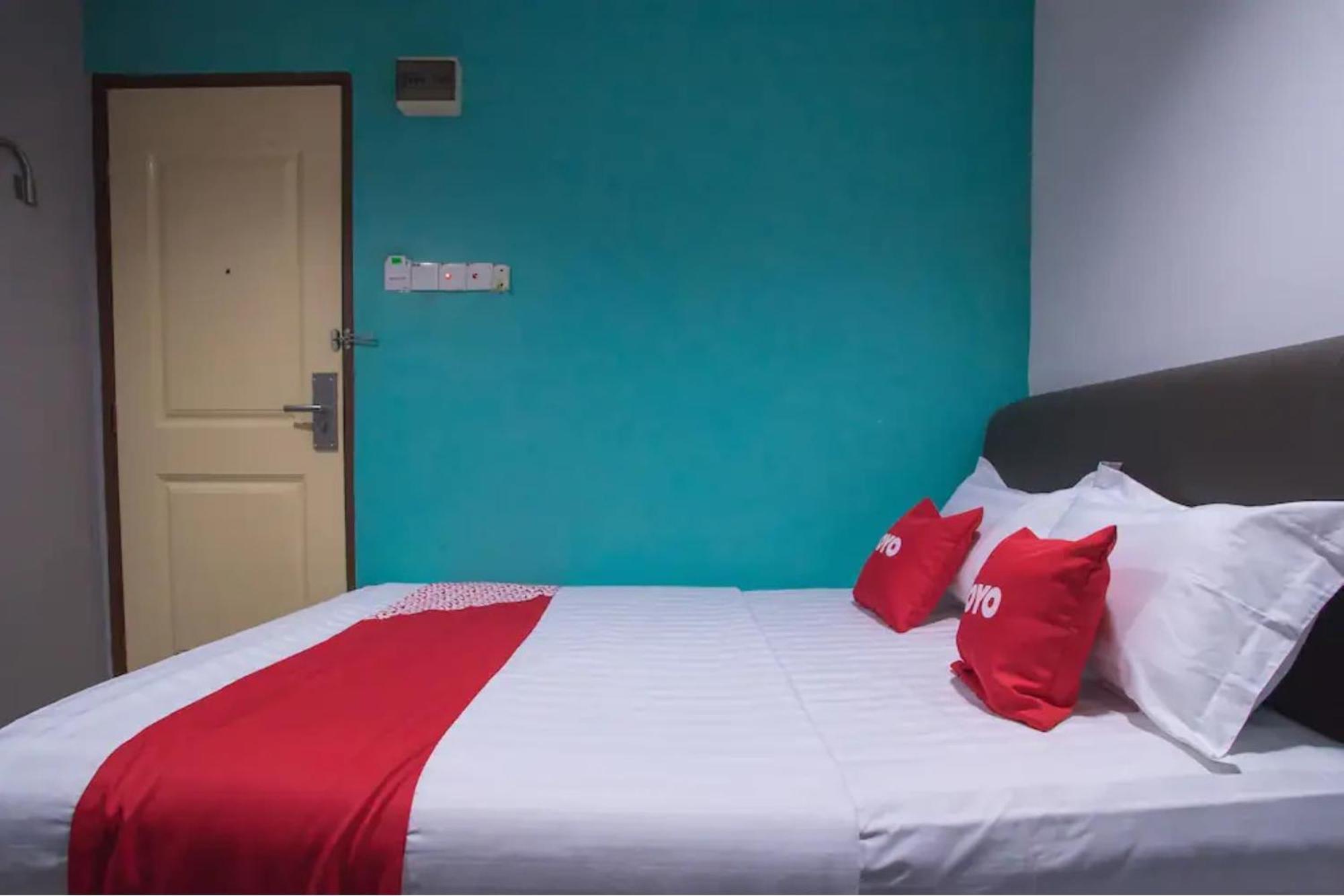 Oyo 90281 Hotel Taj Seksyen 13 Shah Alam Ngoại thất bức ảnh